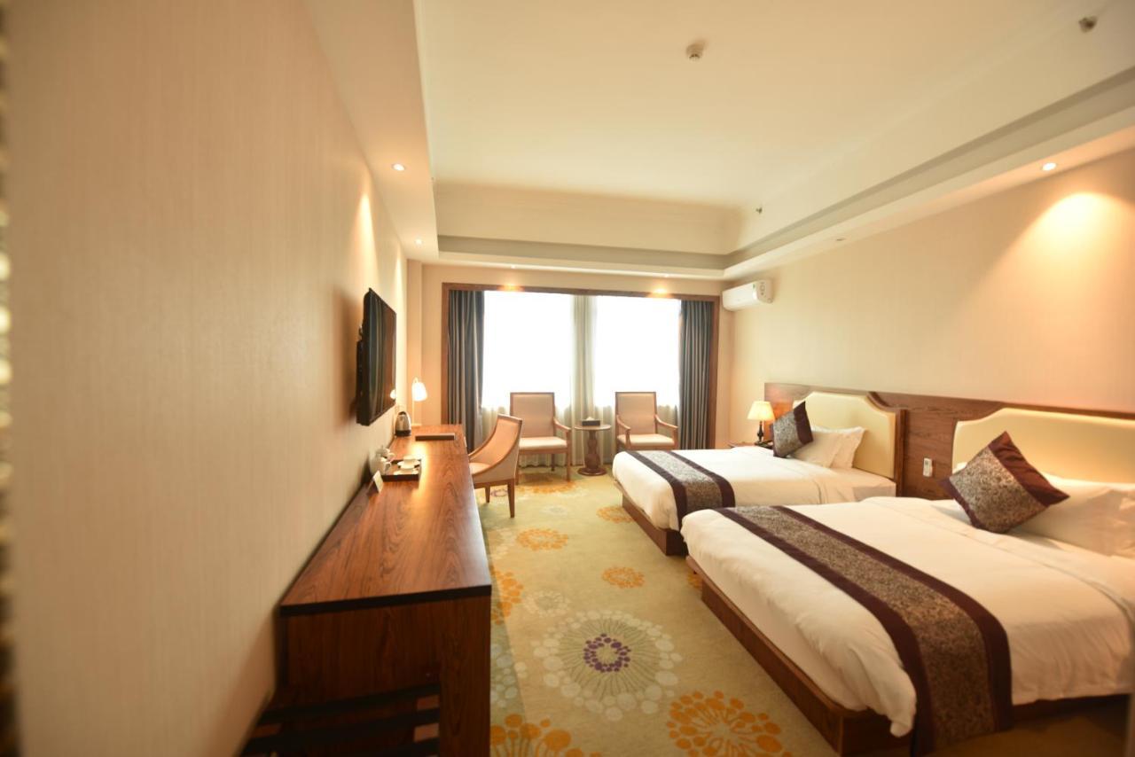 Hong Van Grand Hotel Mong Cai 外观 照片